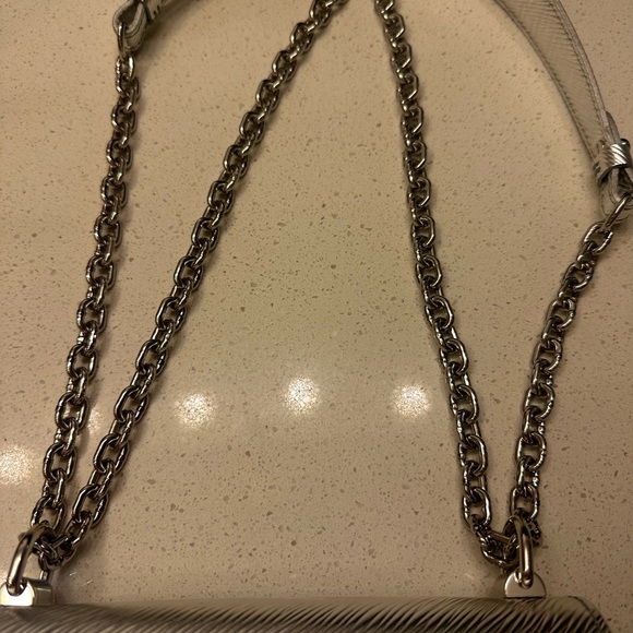 LOUIS VUITTON Twist PM - Picture 6 of 12